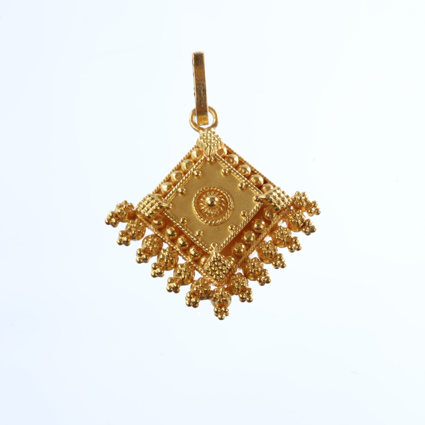 22 kt Gold Pendant 73077428