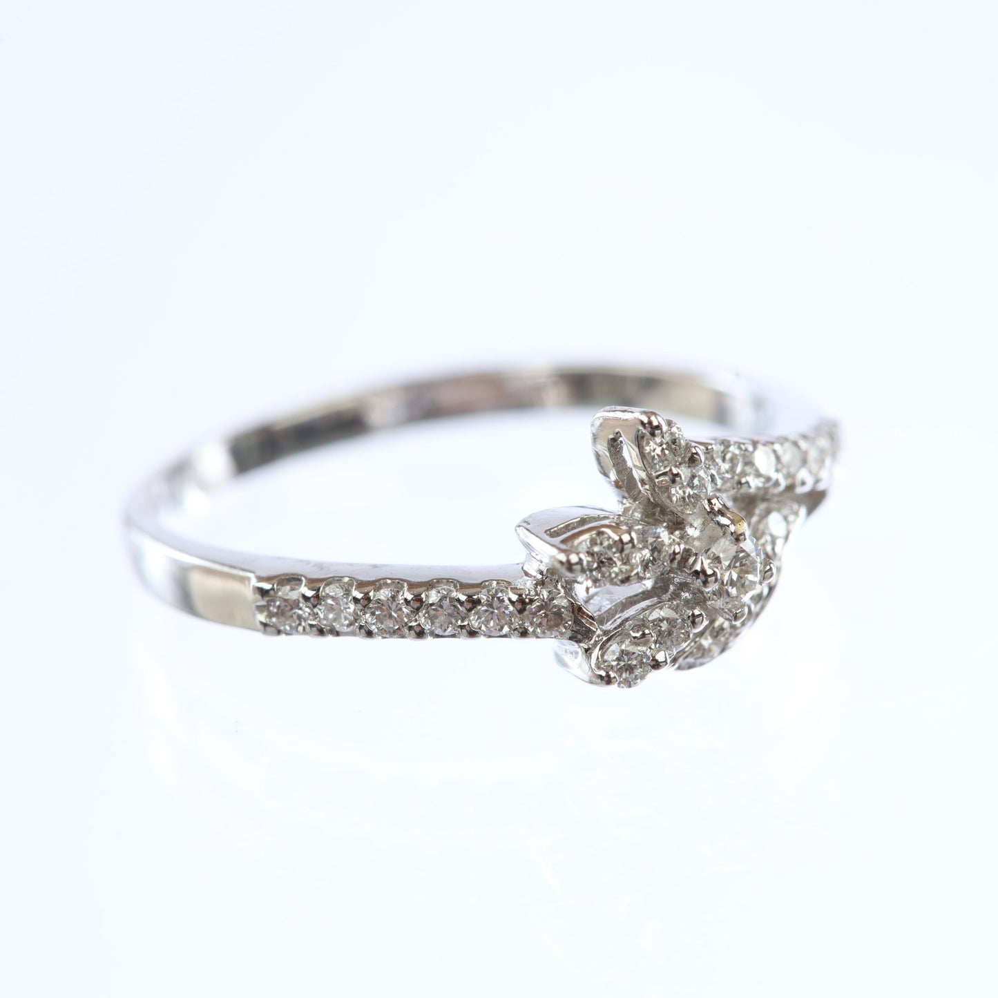 18 kt Diamond Ring 74304523