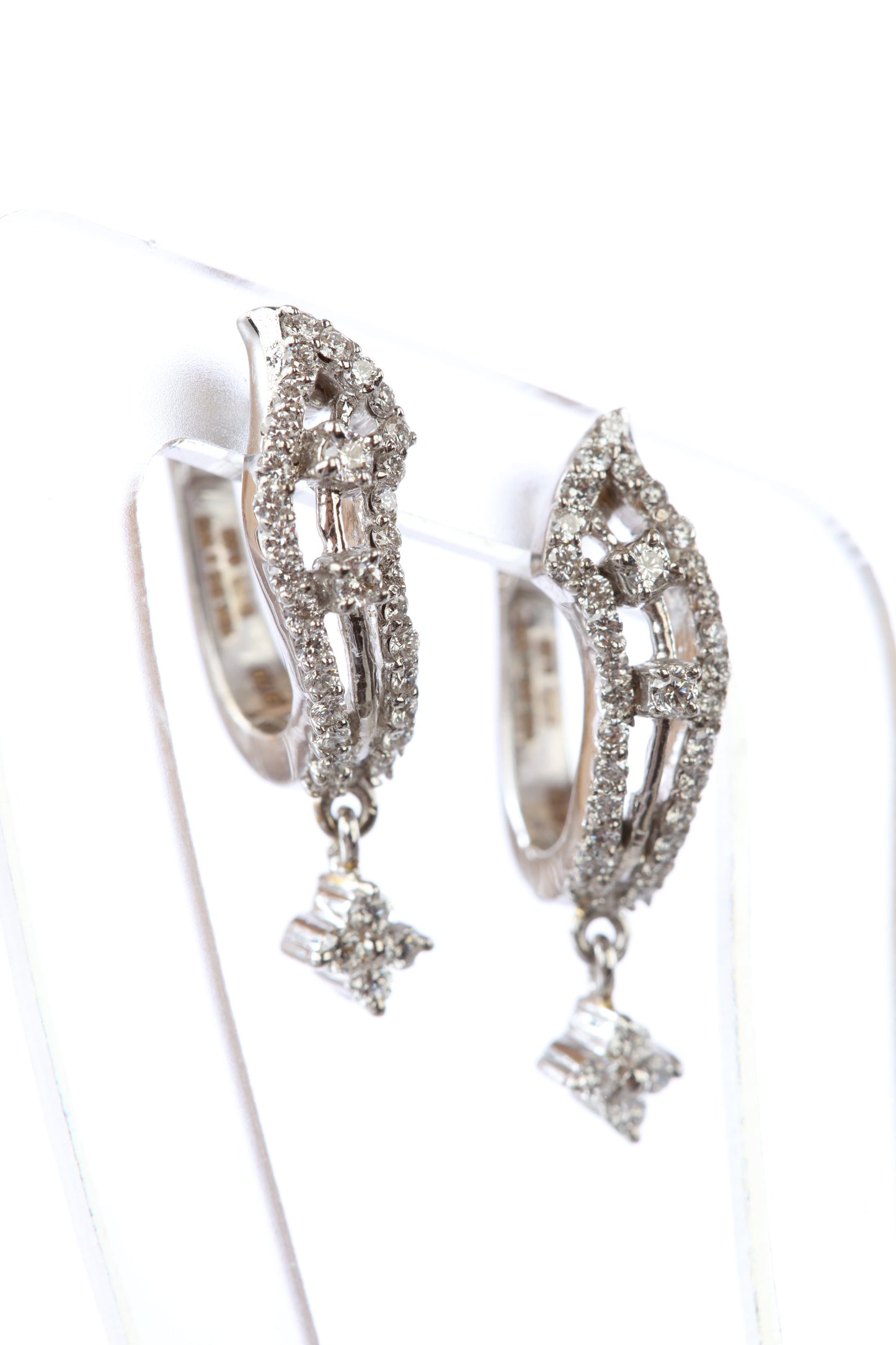 18 kt Diamond Earrings 74370658