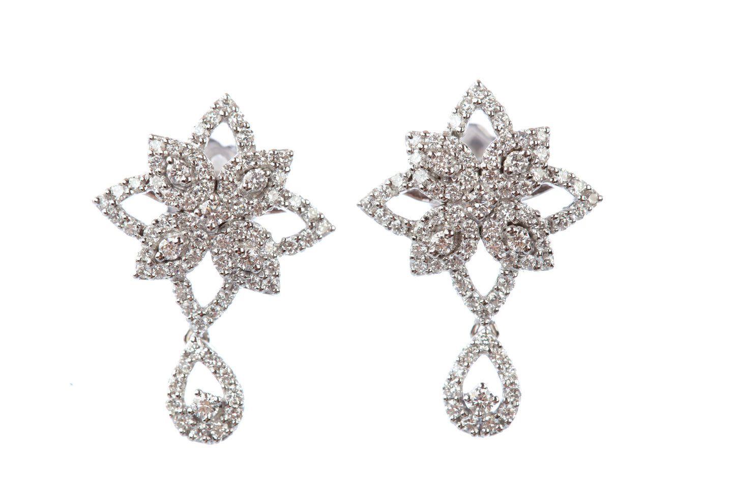 18 kt Diamond Earrings 74708710