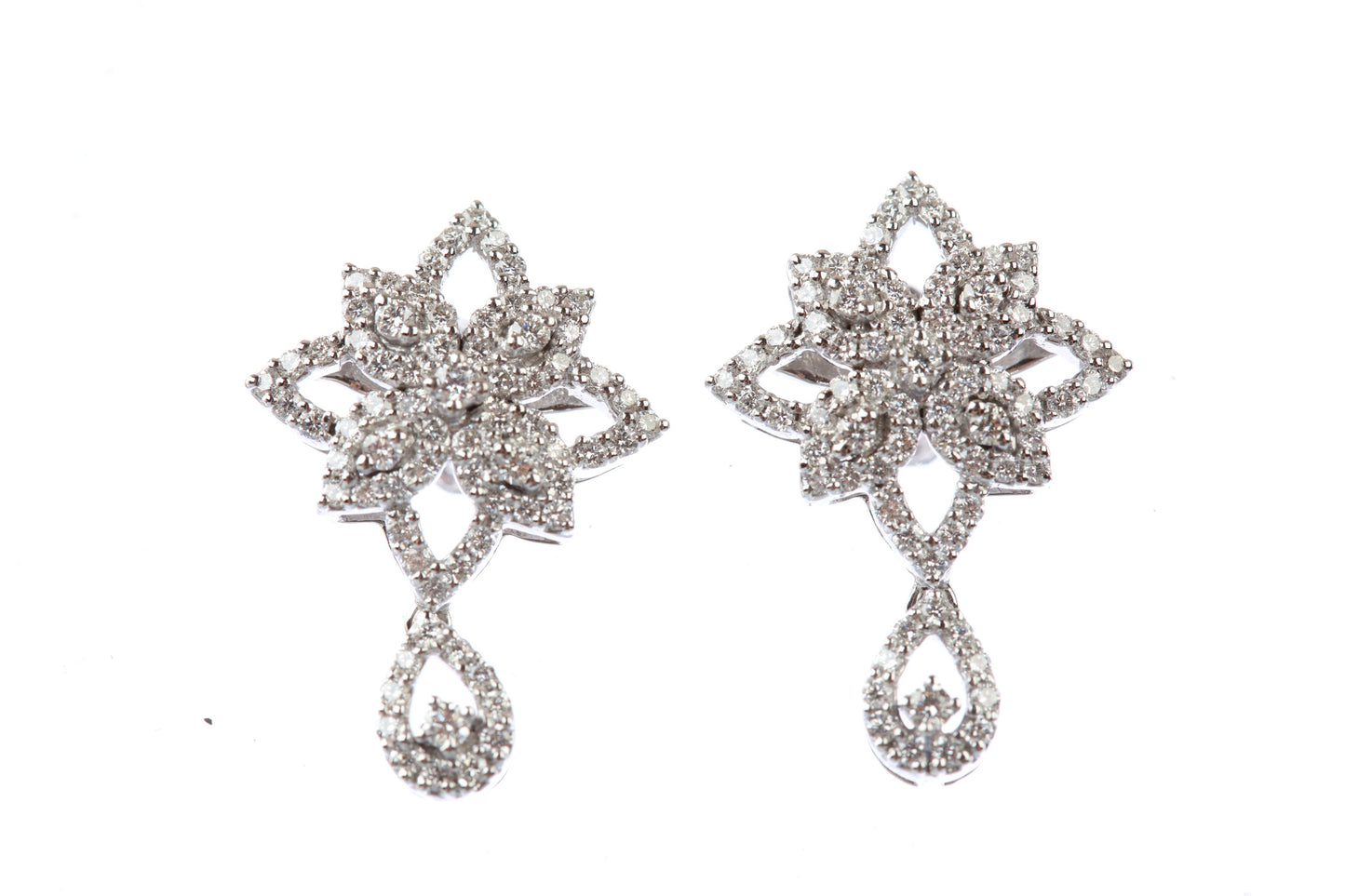 18 kt Diamond Earrings 74708710