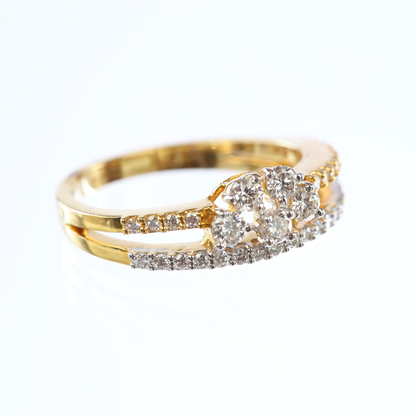 18 kt Diamond Ring 74717385