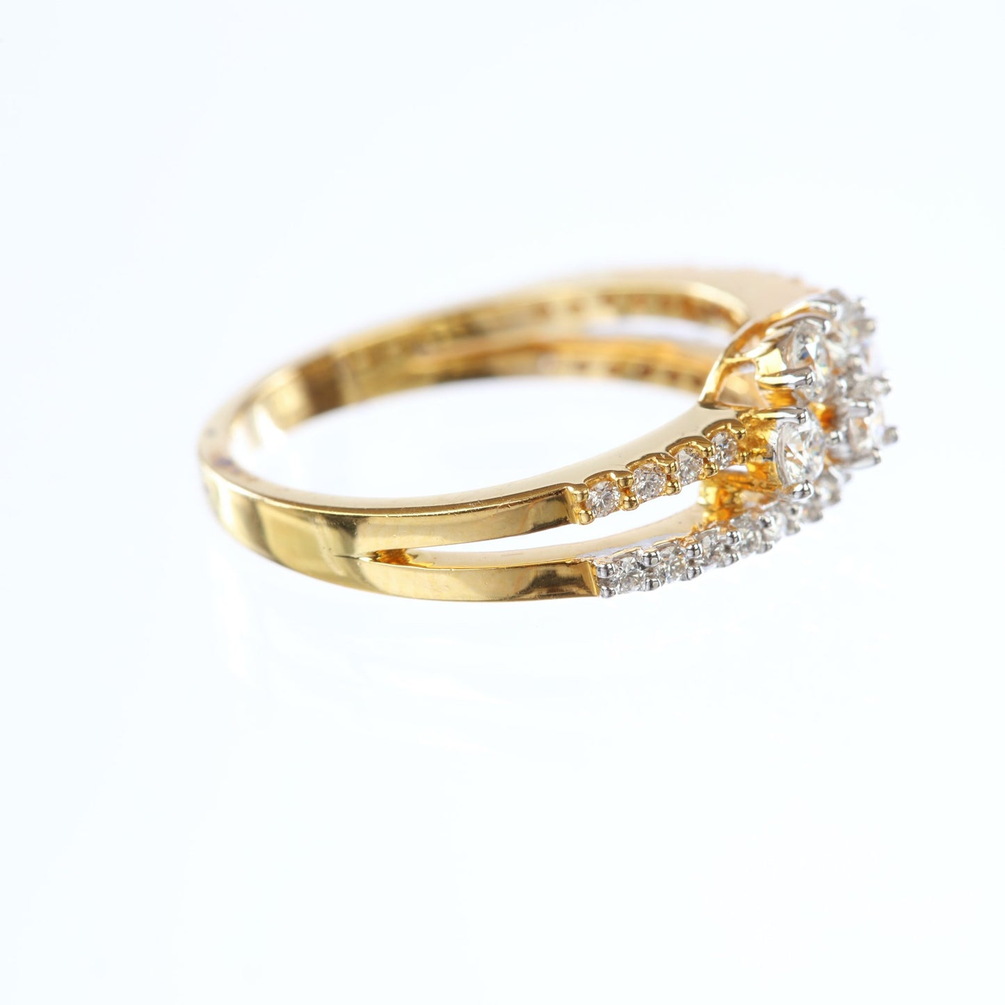 18 kt Diamond Ring 74717385