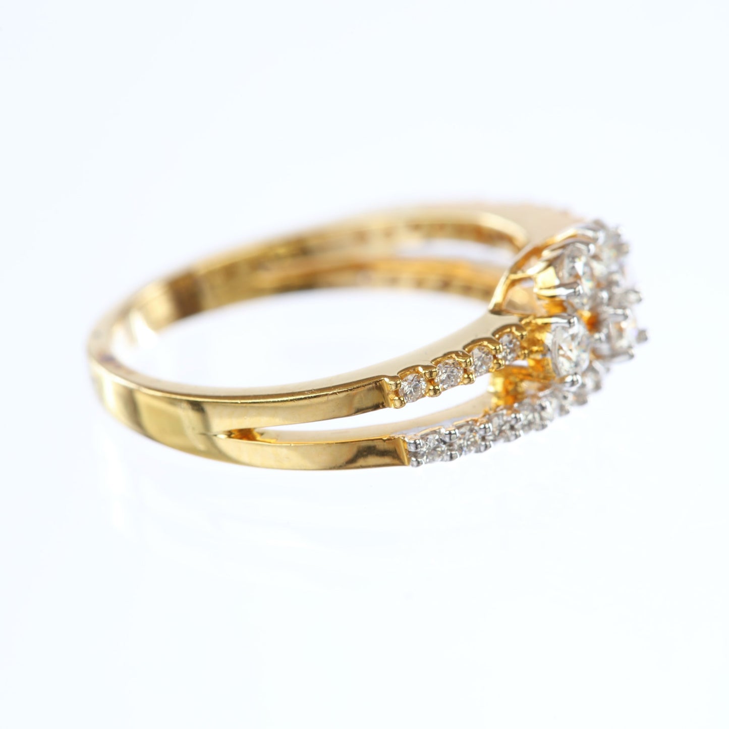 18 kt Diamond Ring 74717385