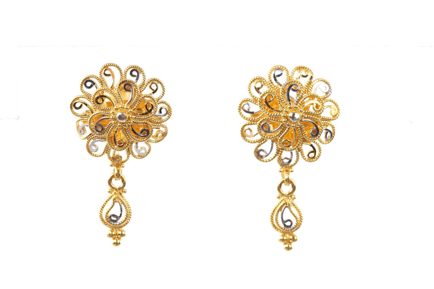 22 kt Gold Earrings 74753208