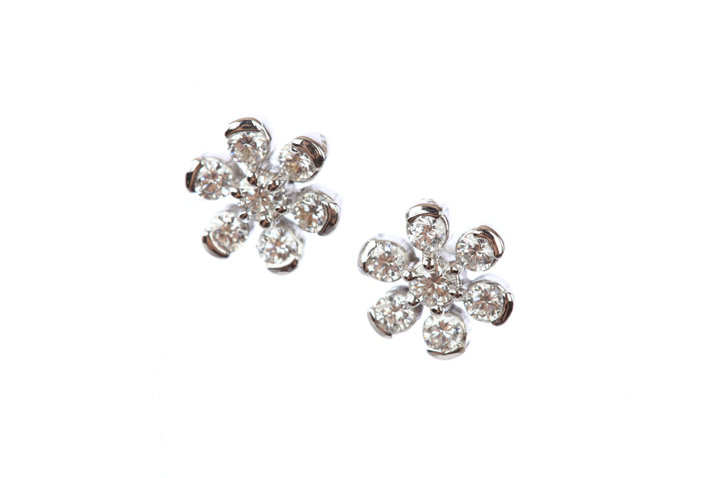 18 kt Diamond Earrings 74810437