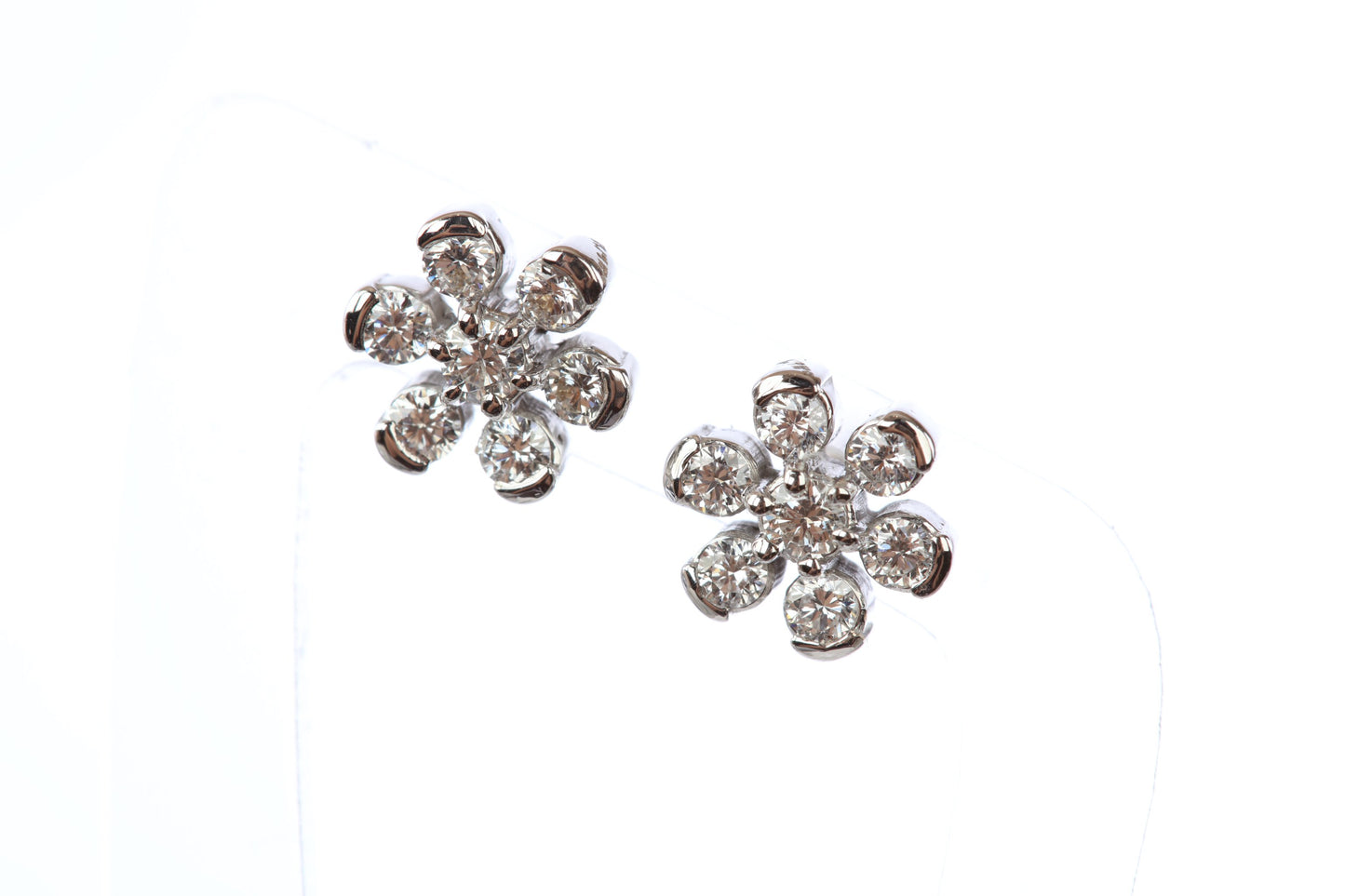 18 kt Diamond Earrings 74810437