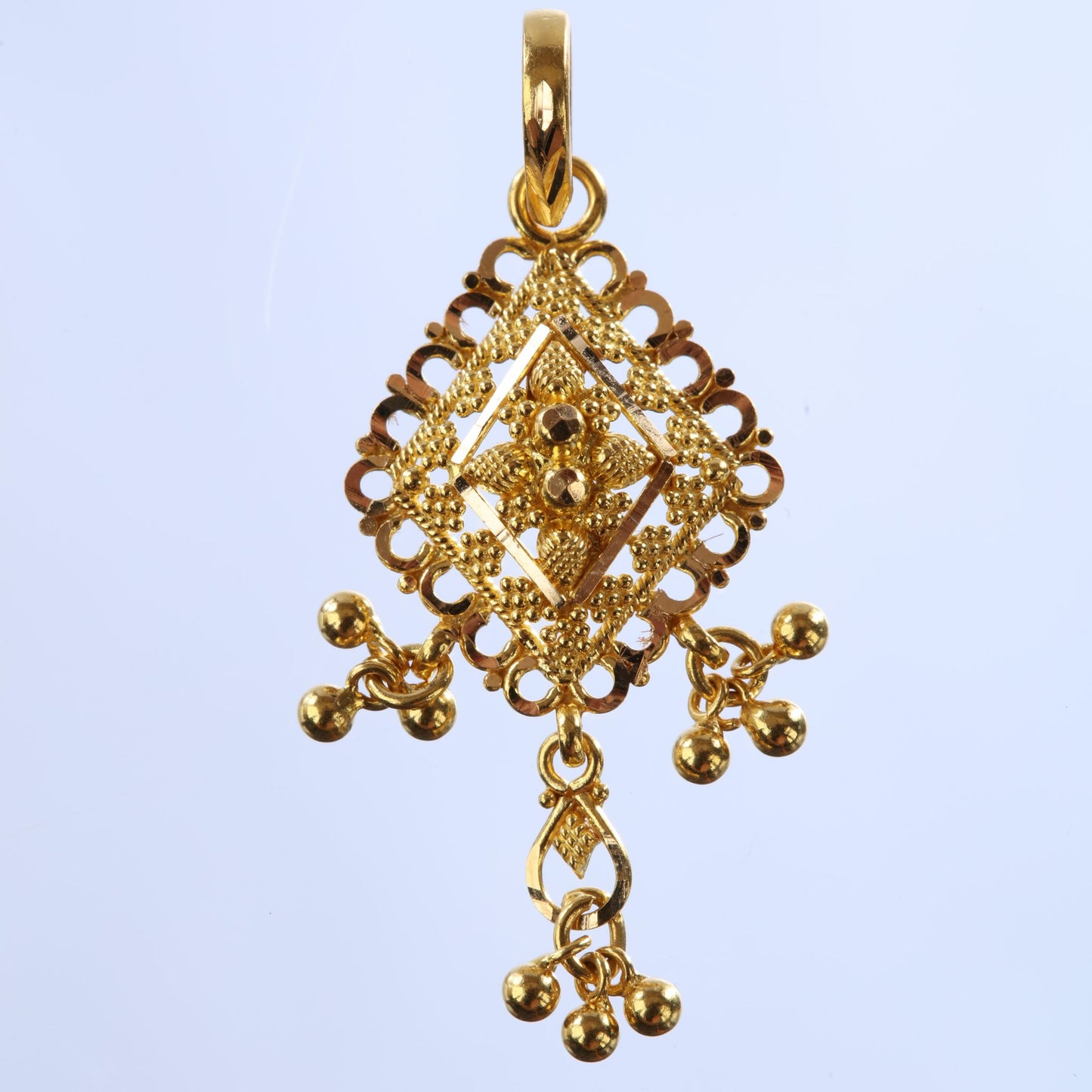 22 kt Gold Pendant 74850990