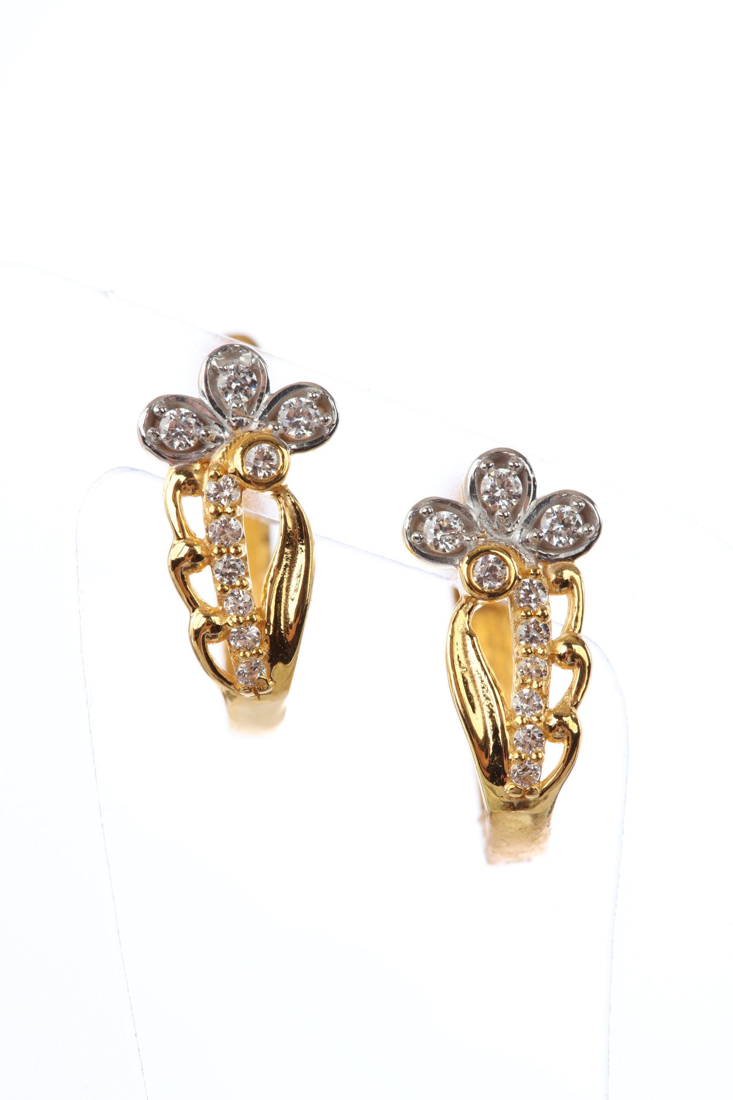 22 kt CZ Earrings 74956777